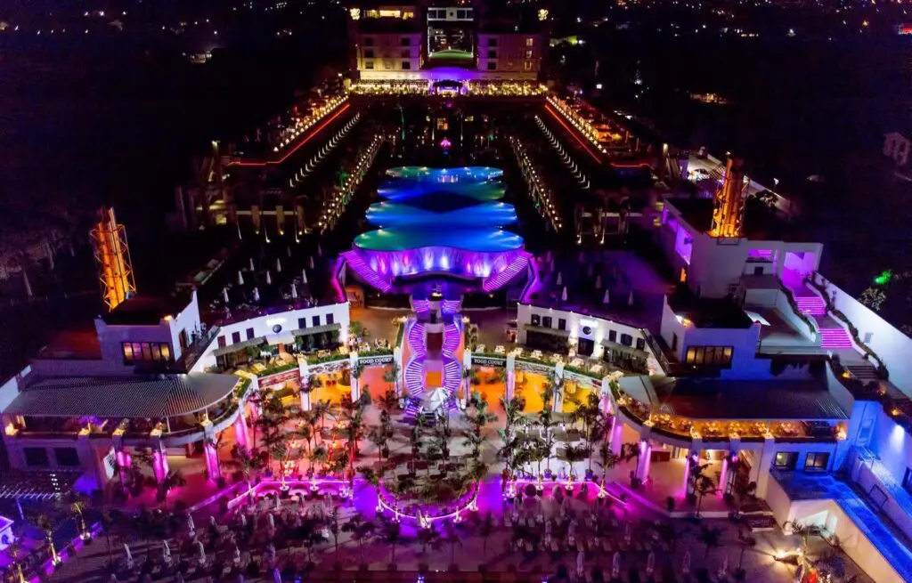 Cratos Premium Hotel Araç Kiralama kıbrıs girne